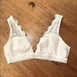 Victoria’s Secret White Lace Bralette - Large